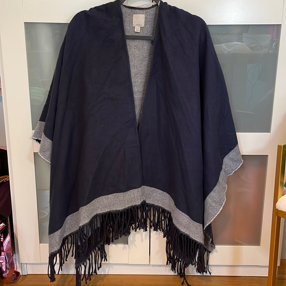 Halogen blue fringe poncho one size